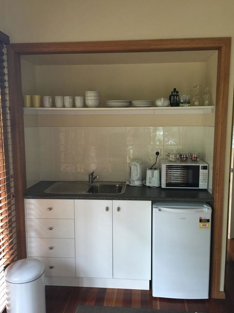 Allumbah Pocket Cottages - Kawana Tourism 43