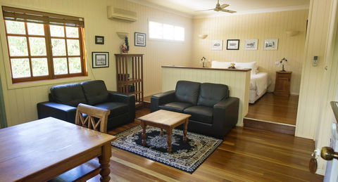 Allumbah Pocket Cottages - Kawana Tourism 26