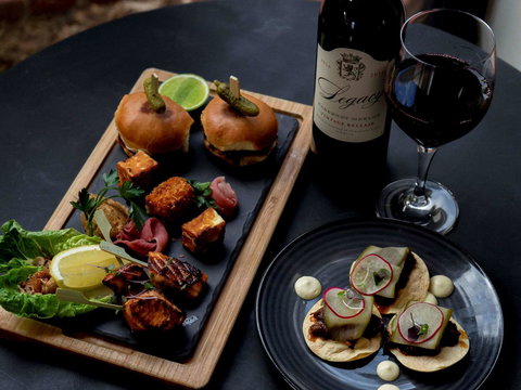 Pullman Cairns International - Kawana Tourism 35