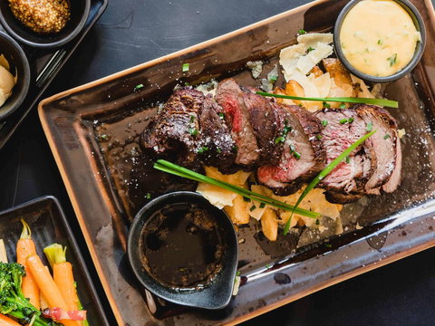 Pullman Cairns International - Kawana Tourism 29