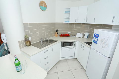 Beach Club Resort Mooloolaba - Kawana Tourism 18