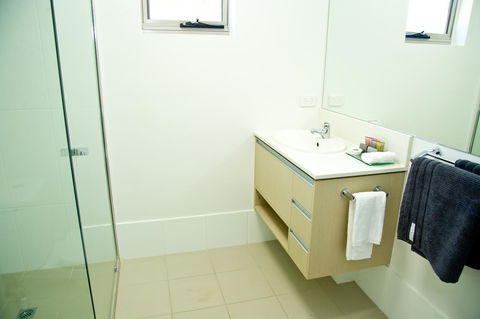 Jacana Apartments - Kawana Tourism 6