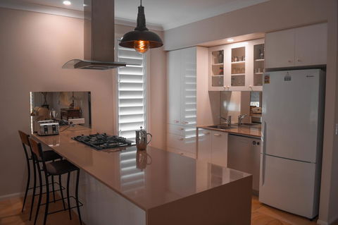 La Casita Banca - Luxury Holiday Home - Kawana Tourism 13