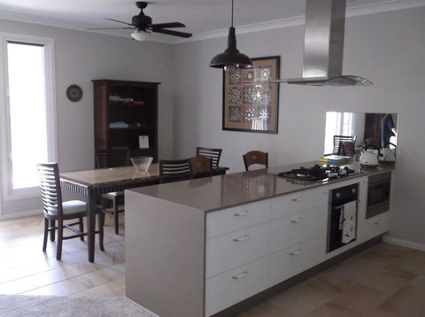 La Casita Banca - Luxury Holiday Home - Kawana Tourism 7