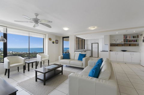 Burgess @ Kings Beach Apartments - Kawana Tourism 0