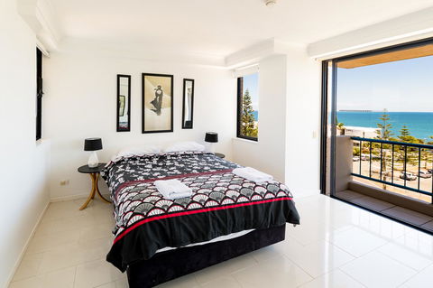 Burgess @ Kings Beach Apartments - Kawana Tourism 20