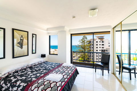 Burgess @ Kings Beach Apartments - Kawana Tourism 21