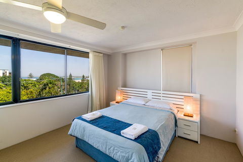 Burgess @ Kings Beach Apartments - Kawana Tourism 37