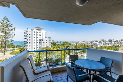 Burgess @ Kings Beach Apartments - Kawana Tourism 30