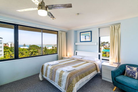 Burgess @ Kings Beach Apartments - Kawana Tourism 26
