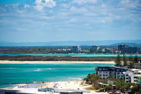 Burgess @ Kings Beach Apartments - Kawana Tourism 22