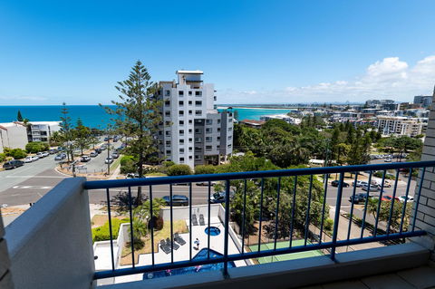 Burgess @ Kings Beach Apartments - Kawana Tourism 24