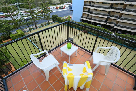 Neptune Resort - Kawana Tourism 43