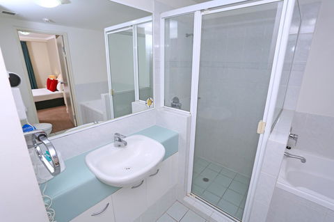 Neptune Resort - Kawana Tourism 29