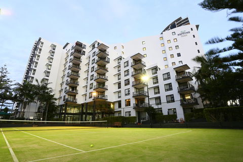 Neptune Resort - Kawana Tourism 22