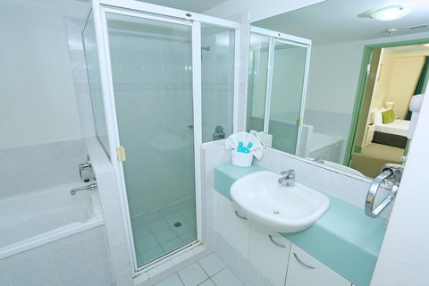 Neptune Resort - Kawana Tourism 42