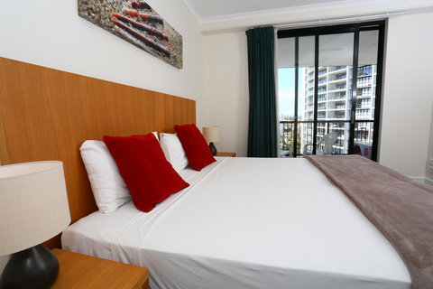 Neptune Resort - Kawana Tourism 16