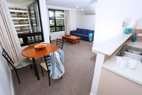 Neptune Resort - Kawana Tourism 39