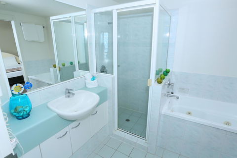 Neptune Resort - Kawana Tourism 26