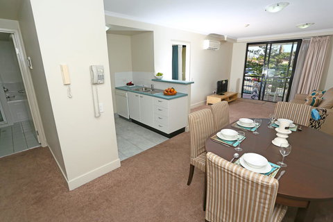 Neptune Resort - Kawana Tourism 30