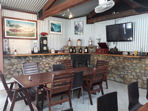 Speewah Country Tavern - Kawana Tourism 11