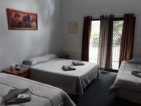 Speewah Country Tavern - Kawana Tourism 16