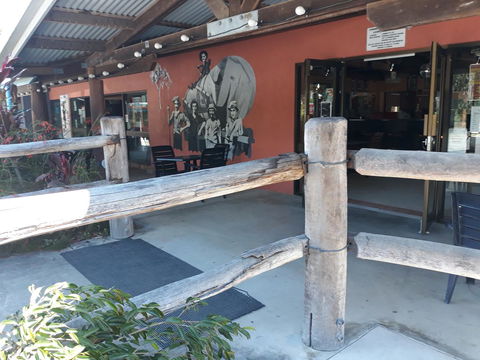 Speewah Country Tavern - Kawana Tourism 7