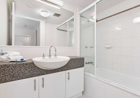 Sailport Mooloolaba Apartments - Kawana Tourism 21