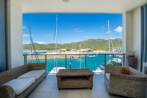 Absolute Waterfront Magnetic Island - Kawana Tourism 13