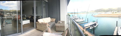 Absolute Waterfront Magnetic Island - Kawana Tourism 7