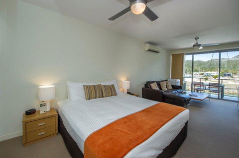 Absolute Waterfront Magnetic Island - Kawana Tourism 24