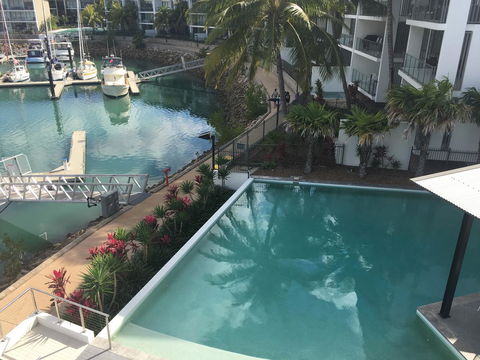 Absolute Waterfront Magnetic Island - Kawana Tourism 3