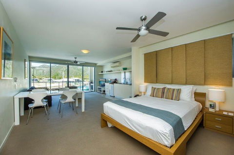 Absolute Waterfront Magnetic Island - Kawana Tourism 15