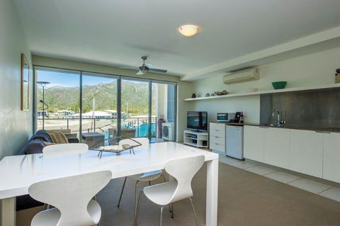 Absolute Waterfront Magnetic Island - Kawana Tourism 17