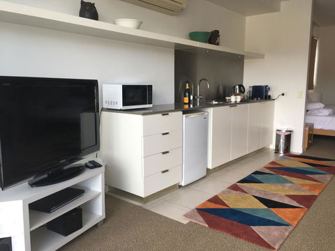 Absolute Waterfront Magnetic Island - Kawana Tourism 9