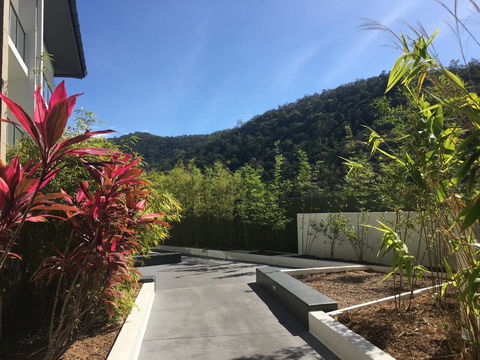 Absolute Waterfront Magnetic Island - Kawana Tourism 6