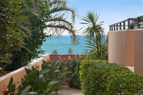 Alexandra On The Pacific - Kawana Tourism 28