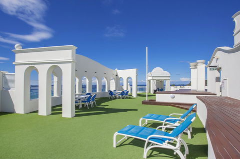 ULTIQA Burleigh Mediterranean Resort - Kawana Tourism 26