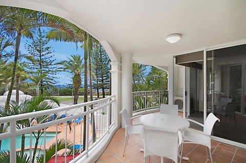 ULTIQA Burleigh Mediterranean Resort - Kawana Tourism 34