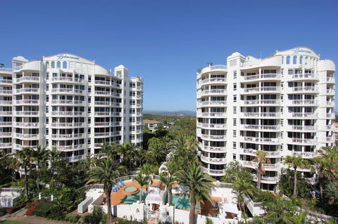 ULTIQA Burleigh Mediterranean Resort - Kawana Tourism 29