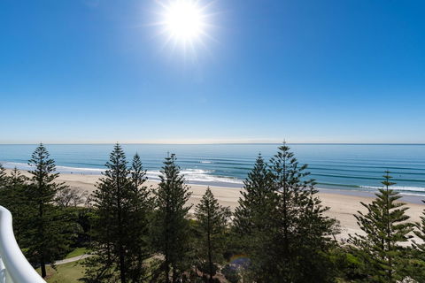 ULTIQA Burleigh Mediterranean Resort - Kawana Tourism 15