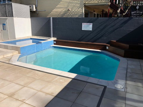 Northwind Beachfront Apartments - Kawana Tourism 9