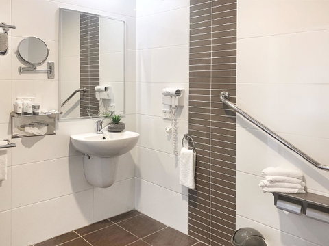 Airport Ascot Motel - Kawana Tourism 21