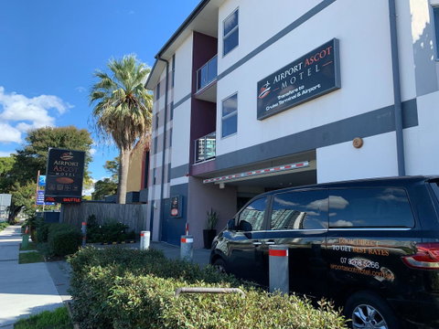 Airport Ascot Motel - Kawana Tourism 1