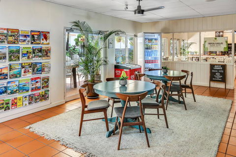 Coral Tree Inn - Kawana Tourism 16