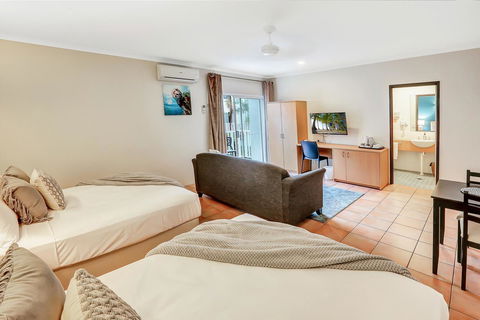 Coral Tree Inn - Kawana Tourism 15