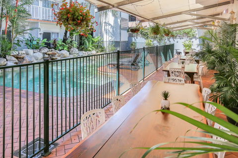 Coral Tree Inn - Kawana Tourism 4