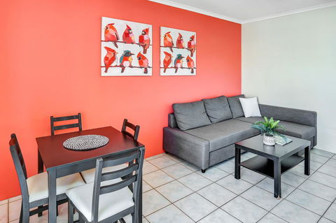 Coral Tree Inn - Kawana Tourism 14