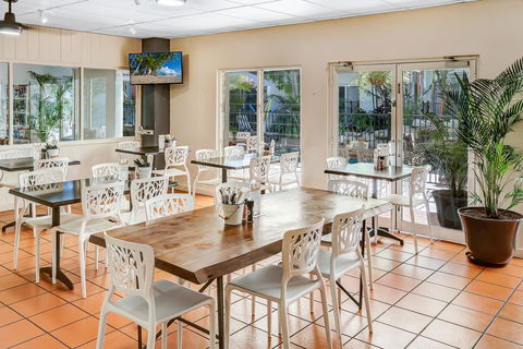 Coral Tree Inn - Kawana Tourism 26