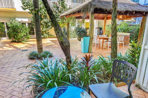 Coral Tree Inn - Kawana Tourism 10